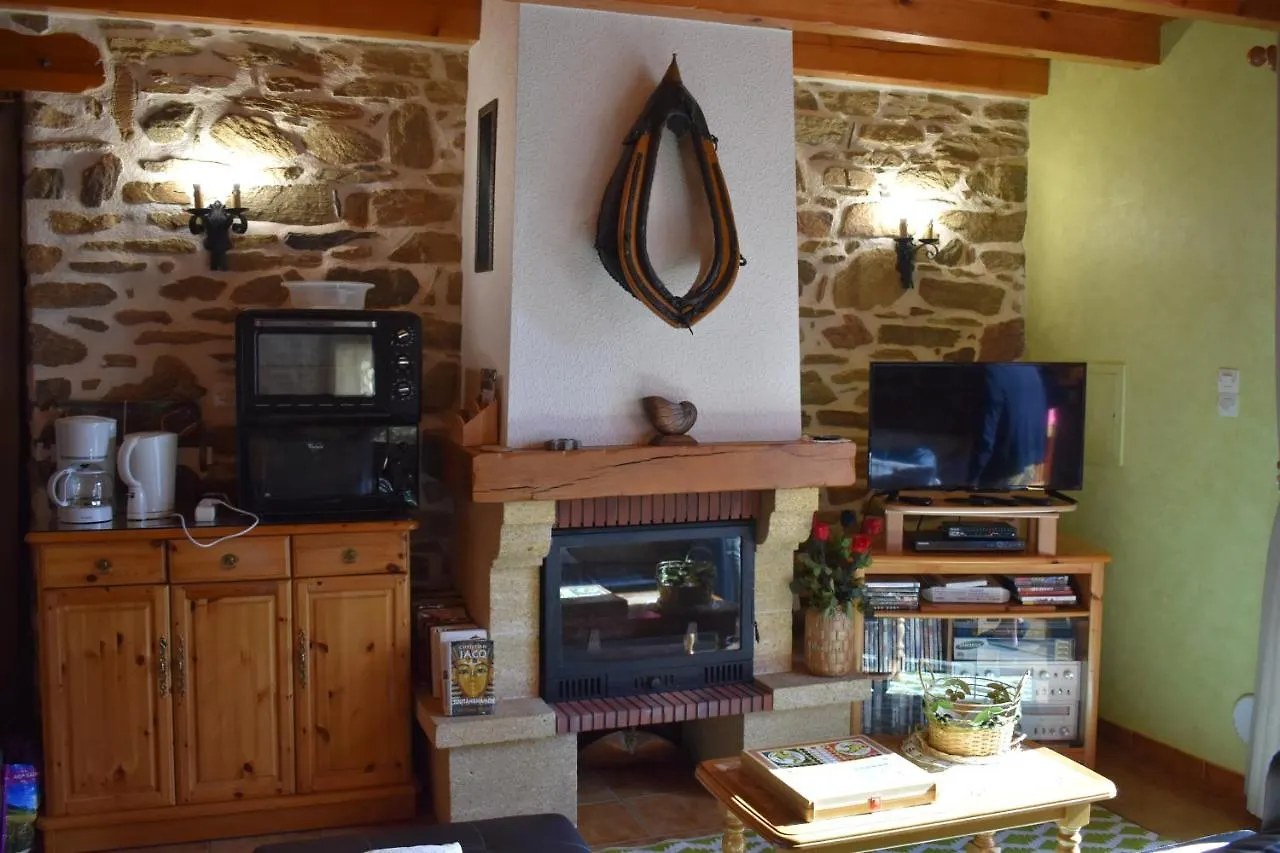 Villa Le jardin fleuri à Bonnac  0*, Bonnac (Cantal) France