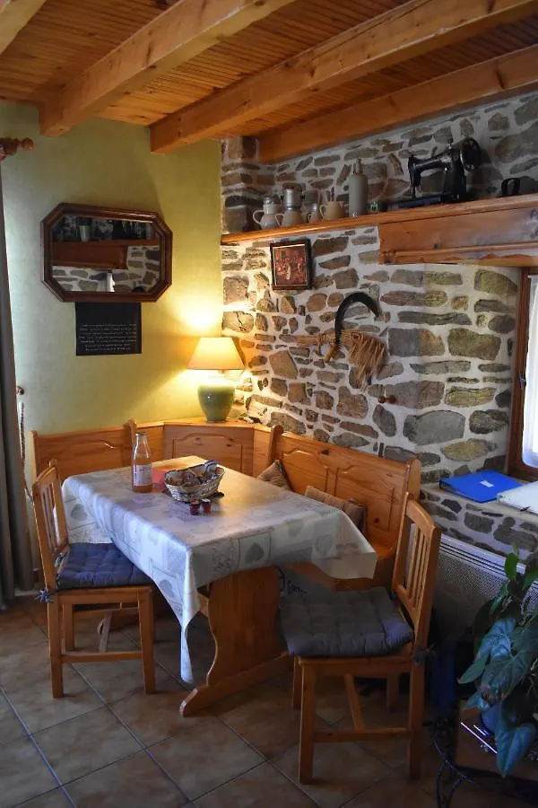 Villa Le jardin fleuri à Bonnac  0*, Bonnac (Cantal) France